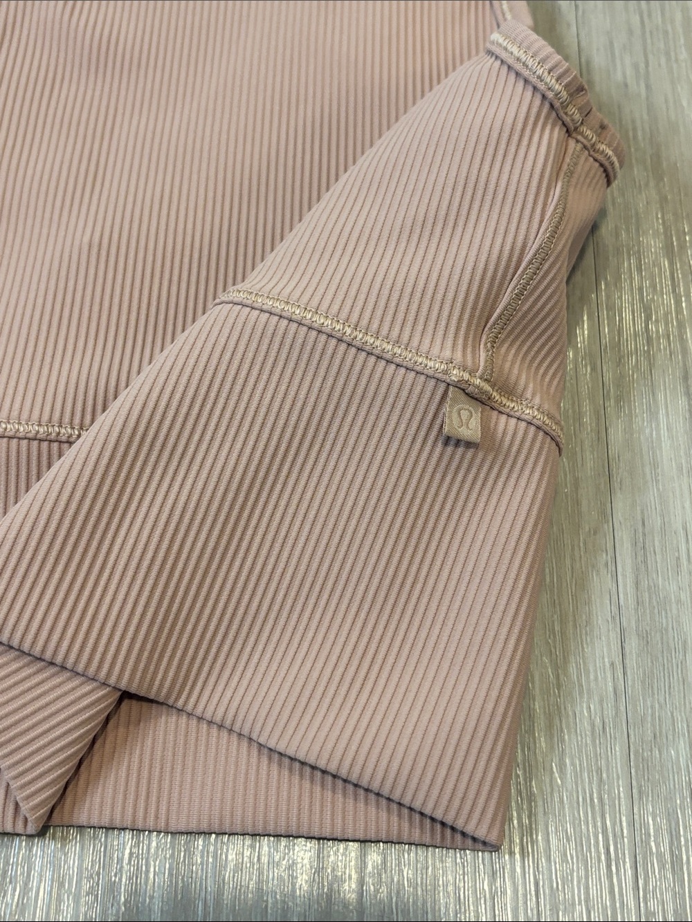 Lululemon Power Pivot Ribbed Tank - Picture 7 of 14